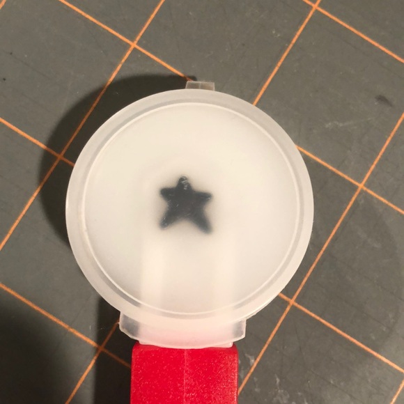 4. Sizzix Paddle Punch Positionable hand Punch dies - Picture 4 of 15